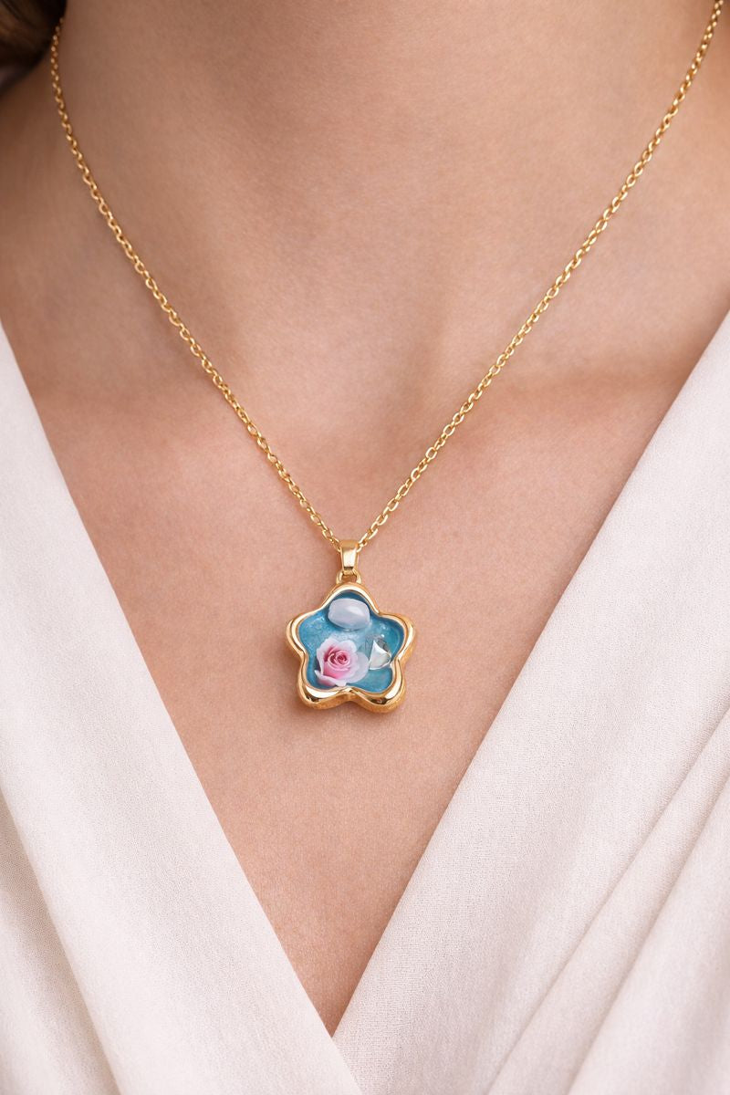 Floral Clover Gold Pendant  | Anti-tarnish