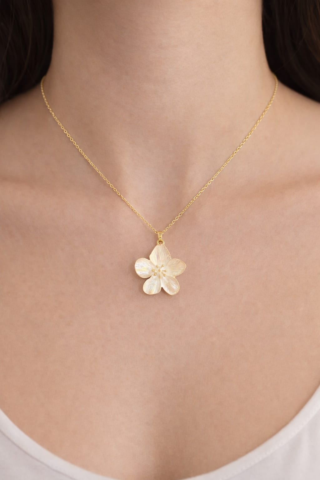 White Petal Floral Necklace | Anti-tarnish