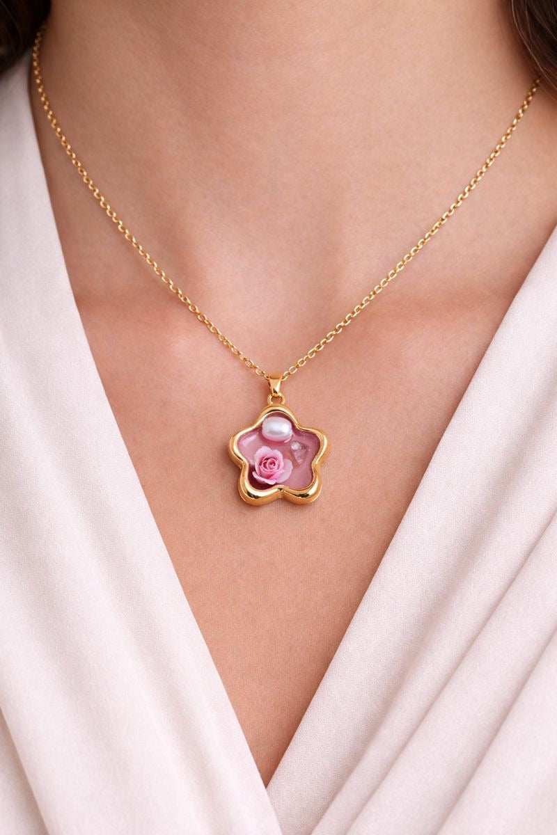 Floral Clover Gold Pendant  | Anti-tarnish
